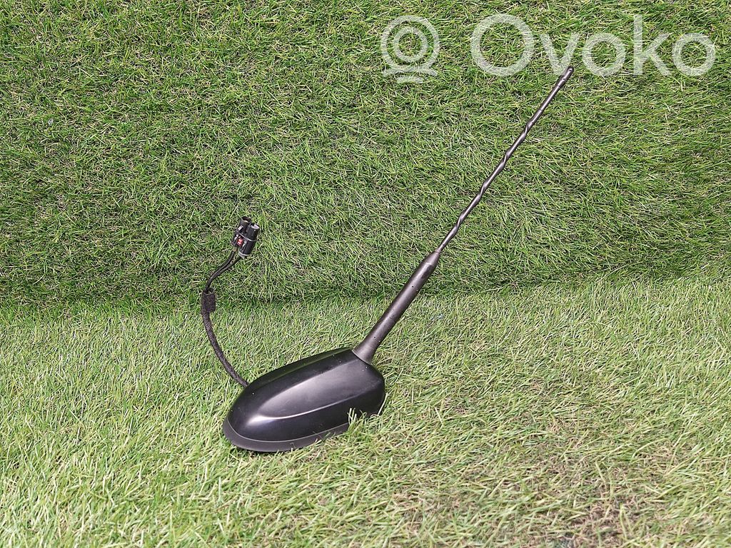 Ford Focus GPS-pystyantenni 