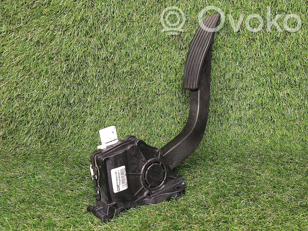 Buick Encore I Accelerator throttle pedal 