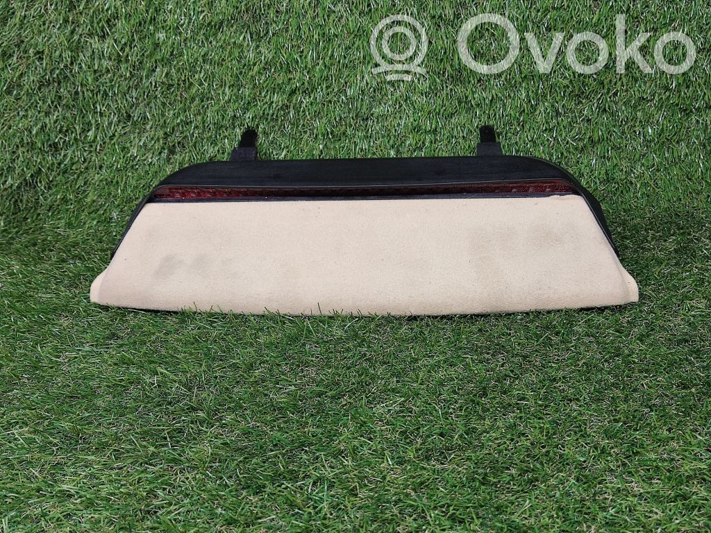Volkswagen Phaeton Third/center stoplight 