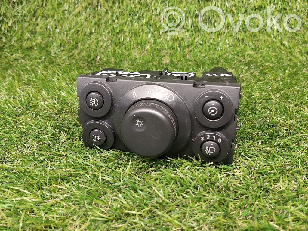 Opel Astra H Light switch 