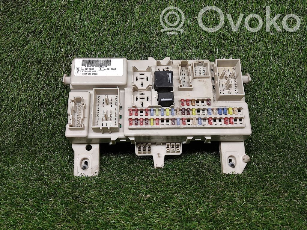 Ford Focus Power management control unit 