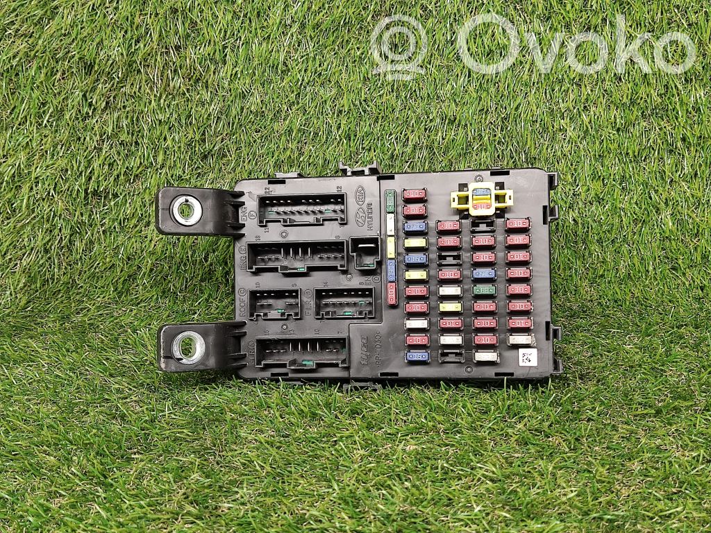 KIA Rio Fuse module 