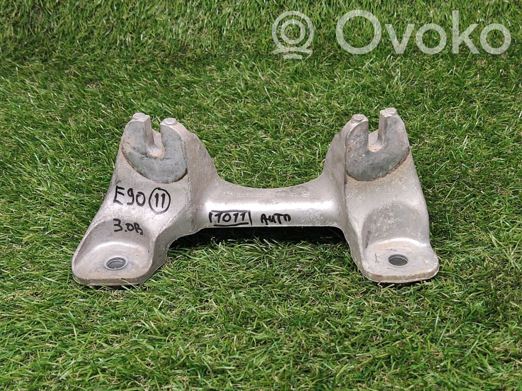 BMW 3 E90 E91 Gearbox mounting bracket 