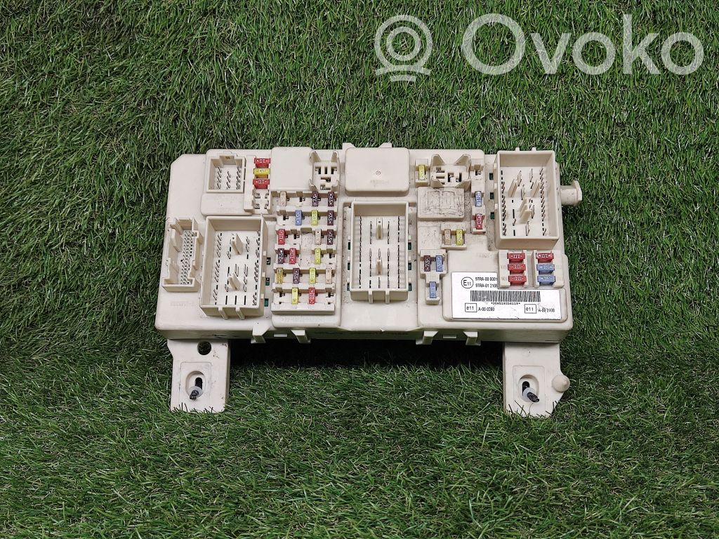 Ford C-MAX I Power management control unit 