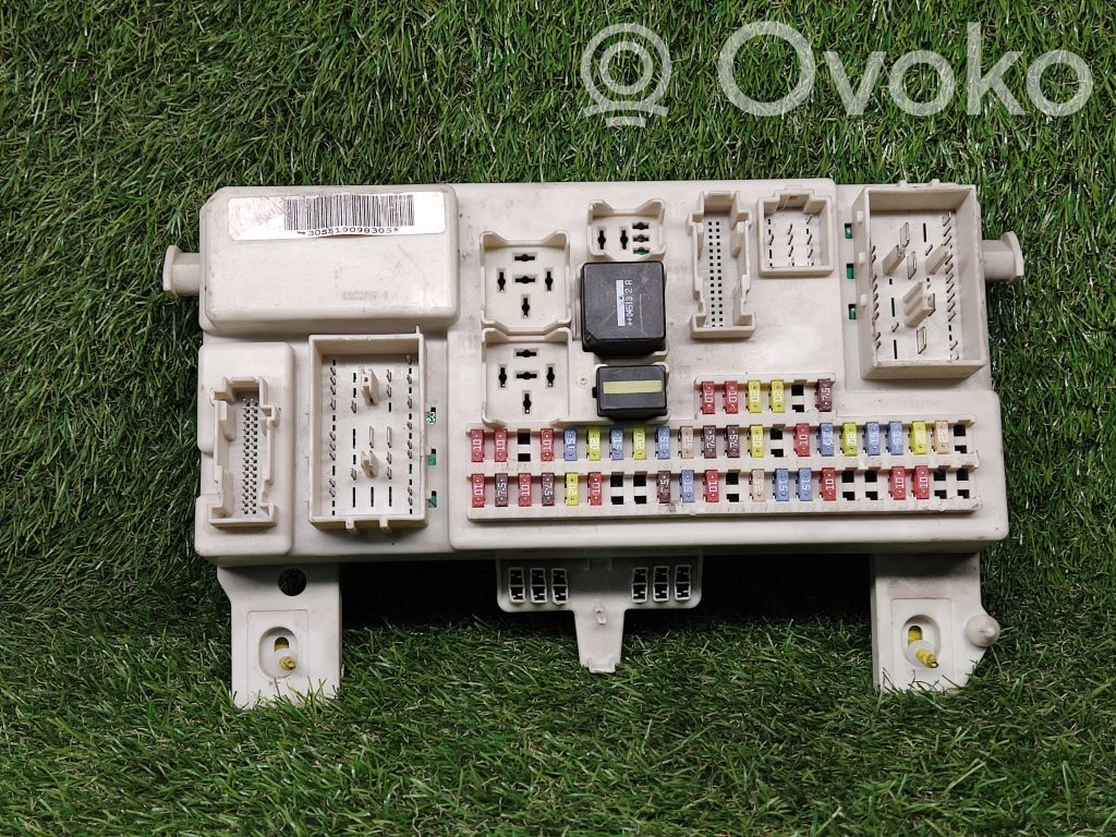 Ford Focus Power management control unit 