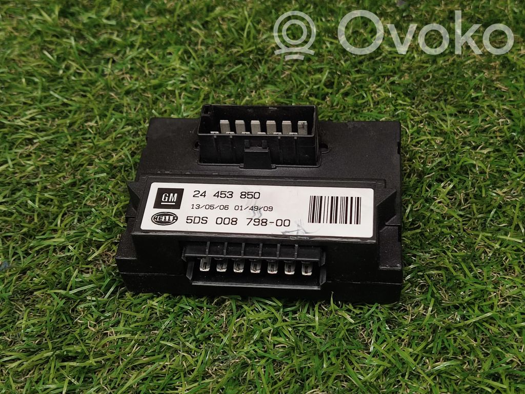 Opel Zafira B Central body control module 