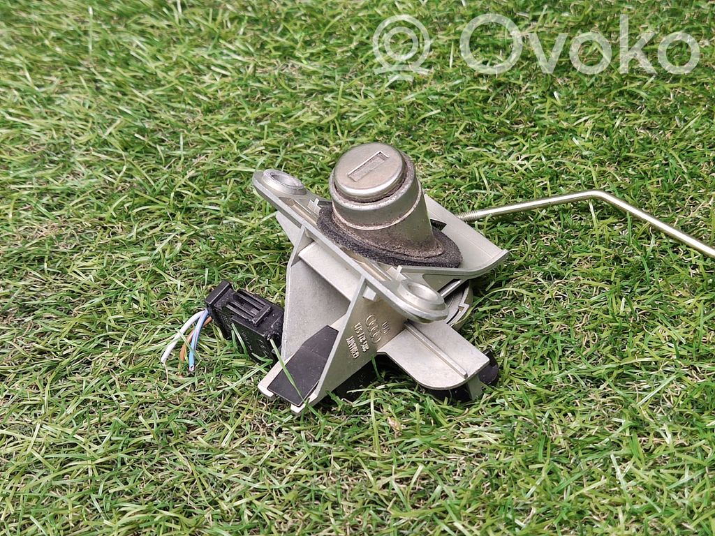 Audi A4 S4 B5 8D Tailgate exterior lock 