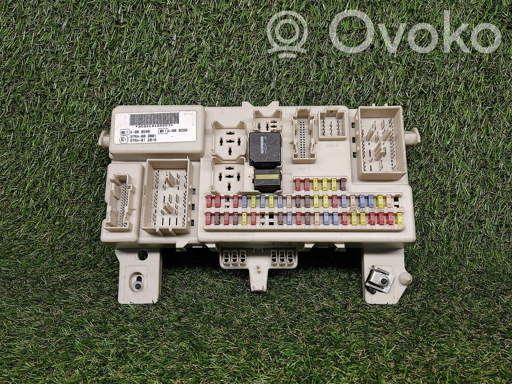 Ford Focus Power management control unit 
