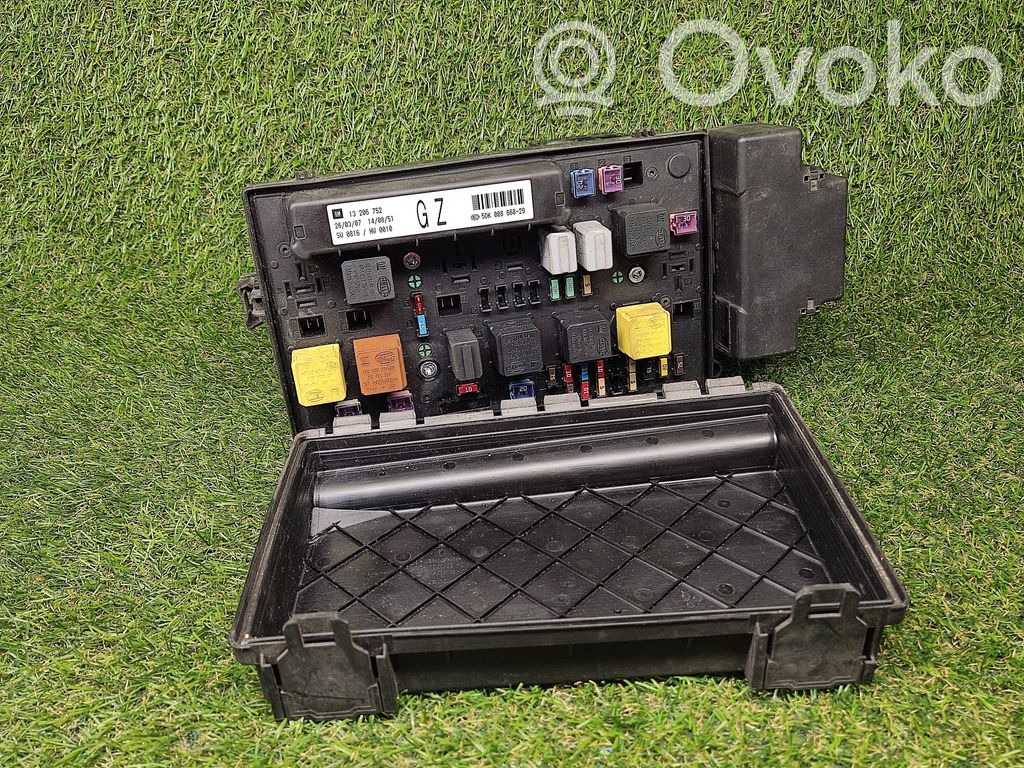 Opel Astra H Power management control unit 