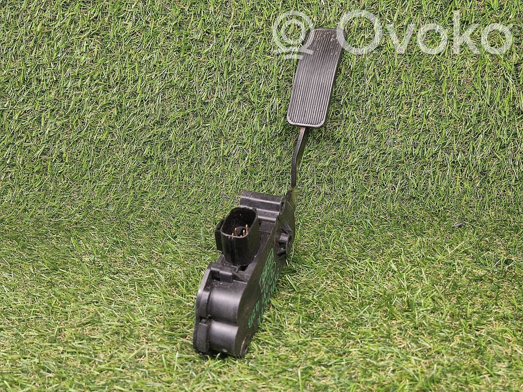 Akseleratora pedālis   7L2A9F836DA