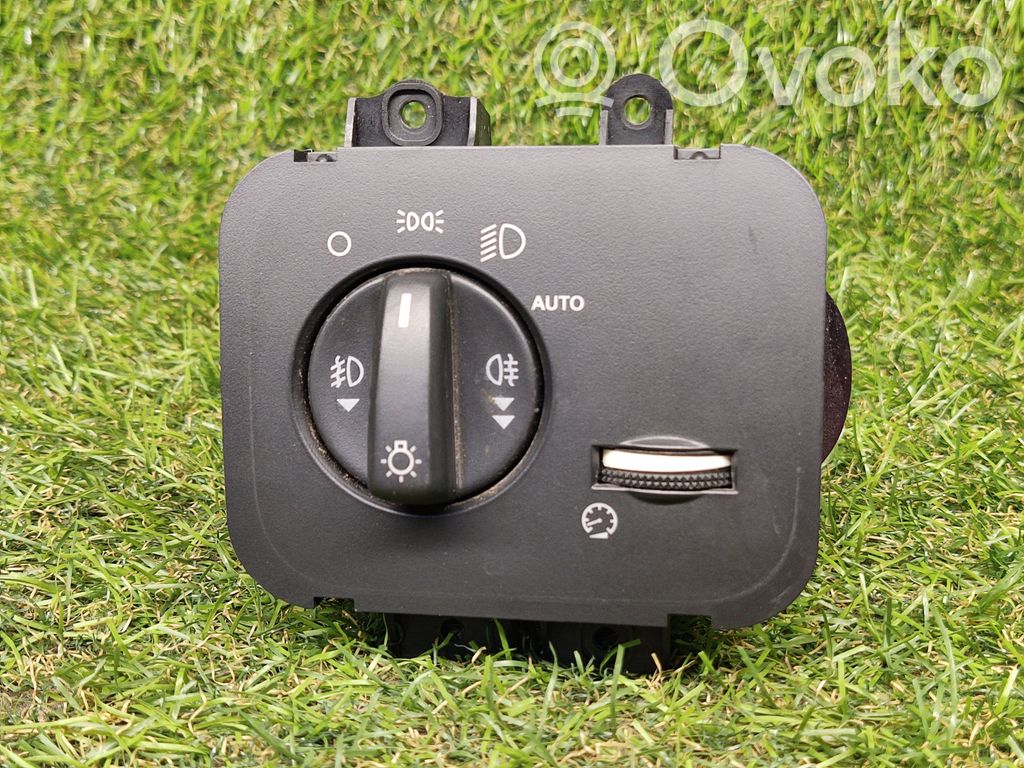 Land Rover Discovery 3 - LR3 Light switch 