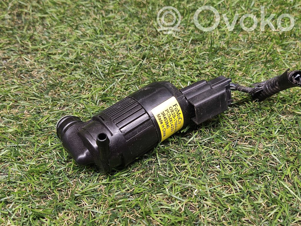 Ford Fusion II Windscreen/windshield washer pump 