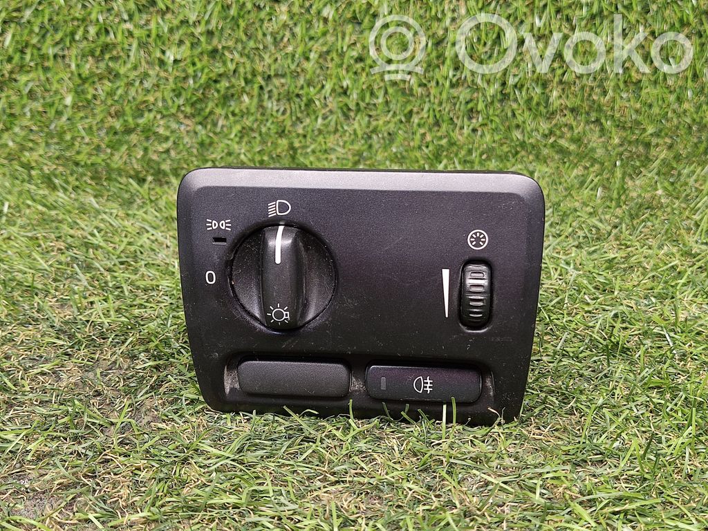 Light switch   8691748,ML252300101