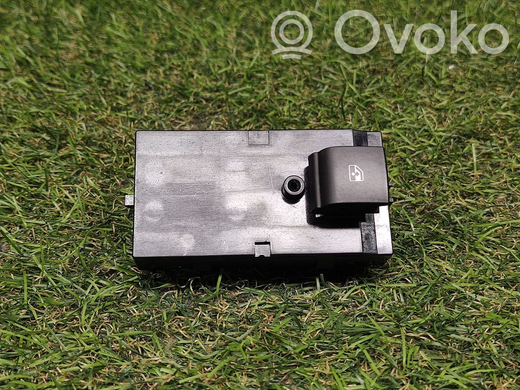 Electric window control switch   13408446