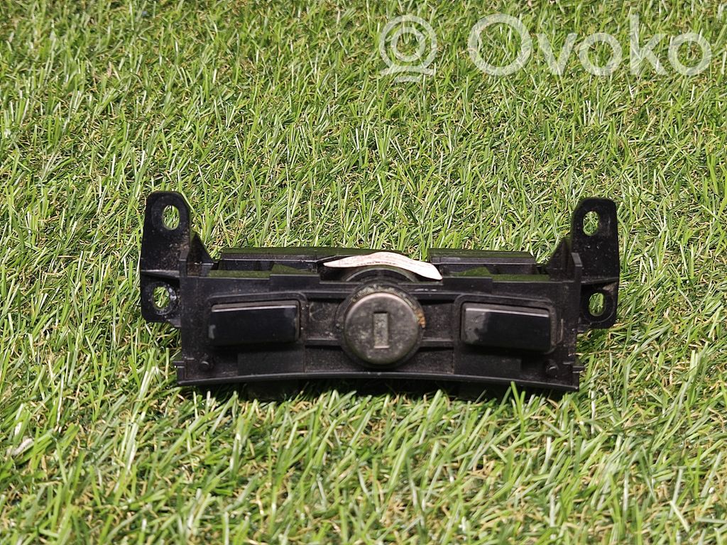 BMW 7 E65 E66 Armlehnenschloss 