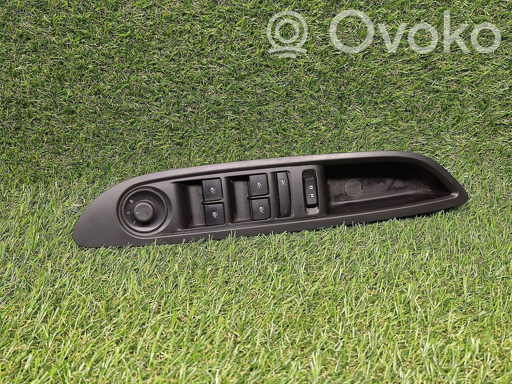 Buick Encore I Electric window control switch 