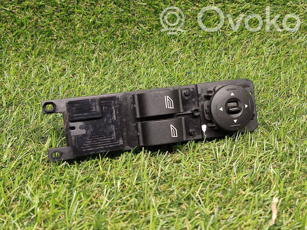 Ford Focus Electric window control switch 
