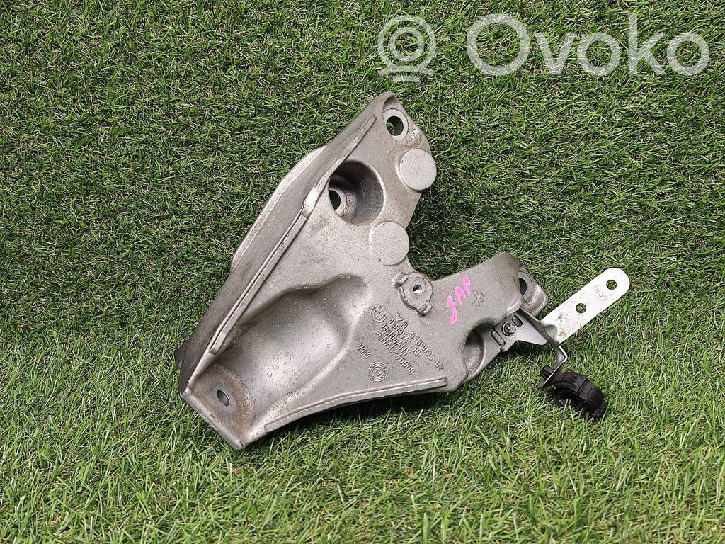 Engine mounting bracket   6789093,2211678909302,13807410