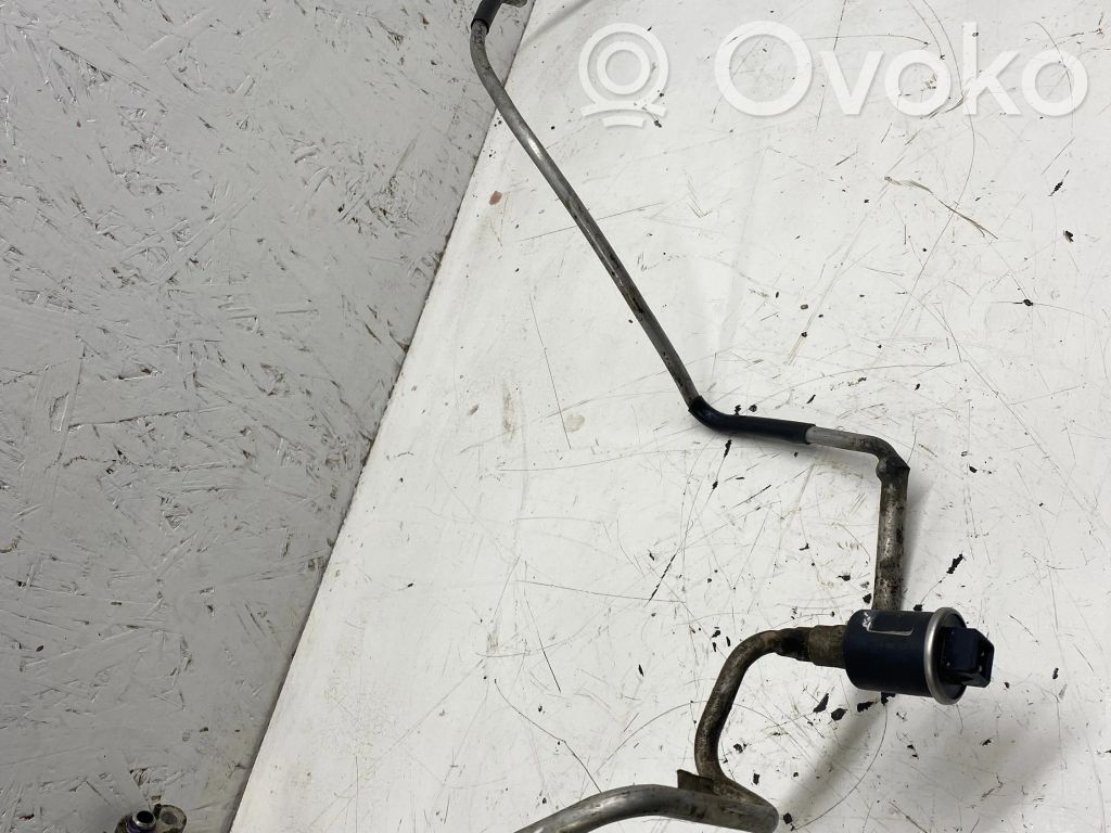 Air conditioning (A/C) pipe/hose