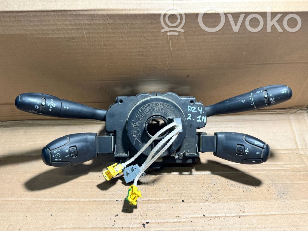 Peugeot 307 Interruptor/palanca de limpiador de luz de giro 