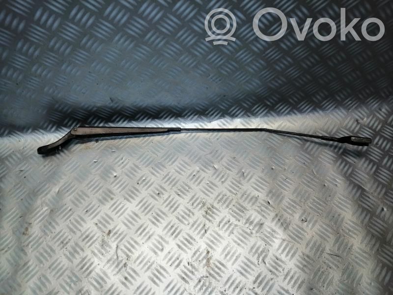 Peugeot 208 I Front wiper blade arm 