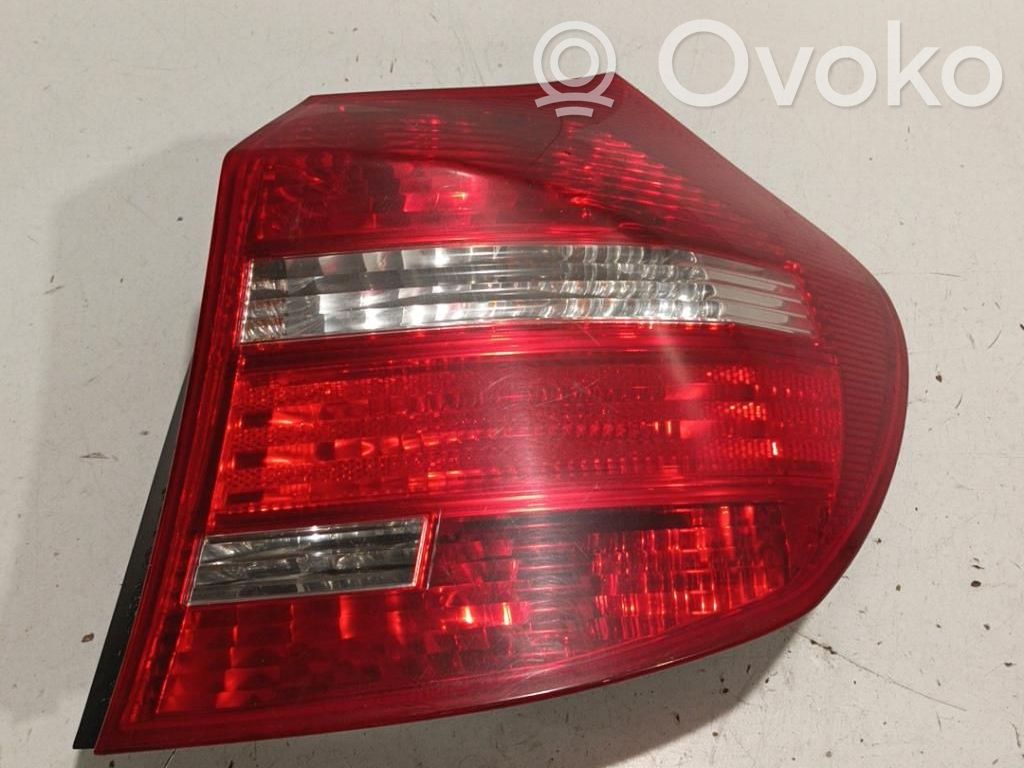 BMW 1 E81 E87 Aizmugures spuldzes vāka turētājs 