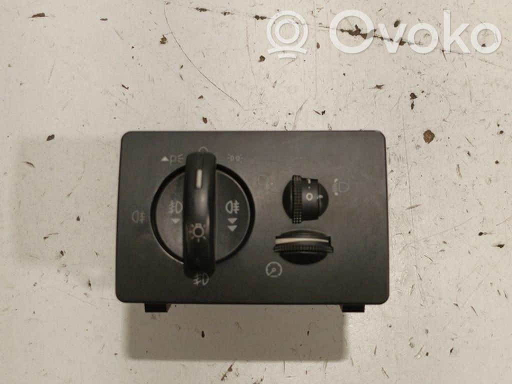 Ford C-MAX I Light switch 