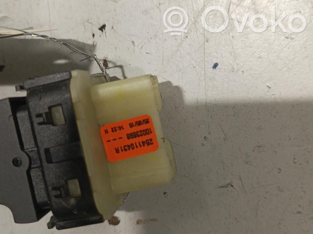 Renault Twingo III Electric window control switch 