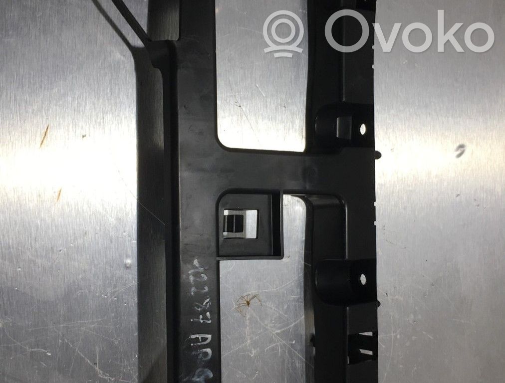 Opel Vivaro Takapuskurin kannake 
