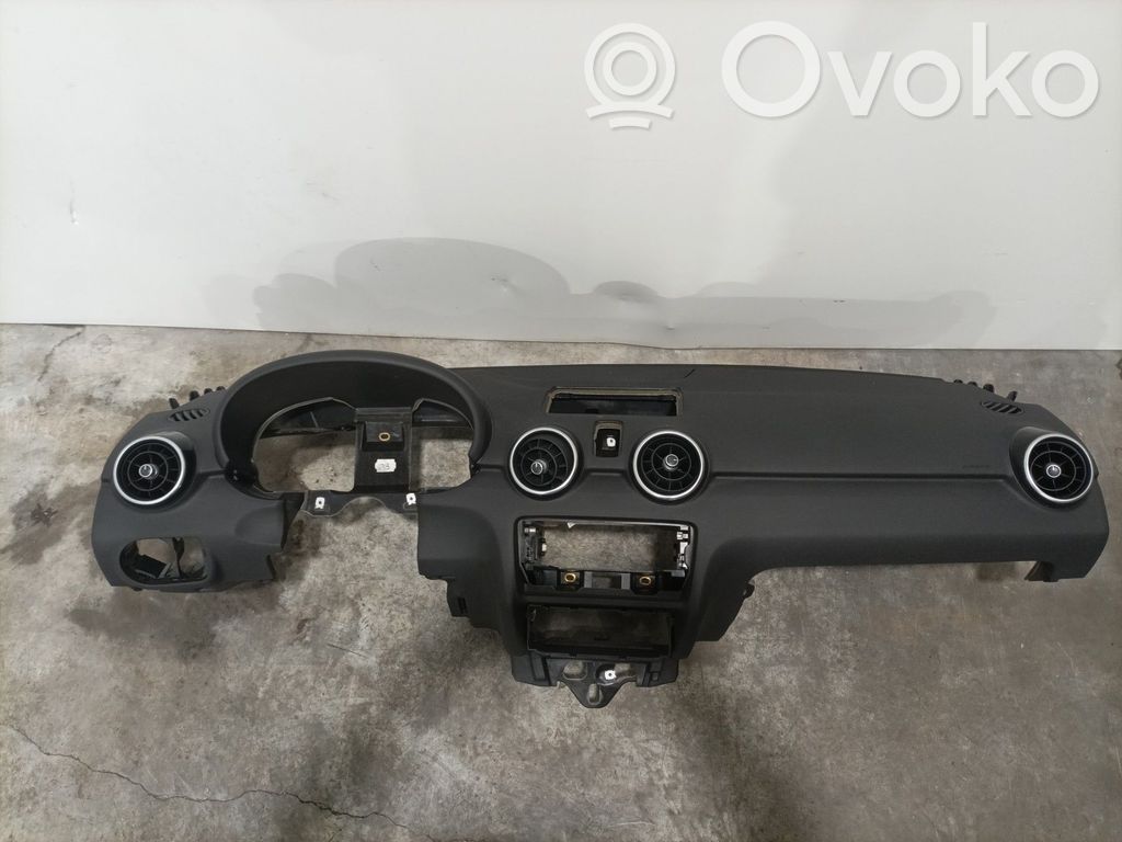 Audi A1 Kojelauta 