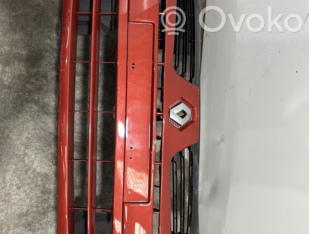 Renault Clio II Parachoques delantero 