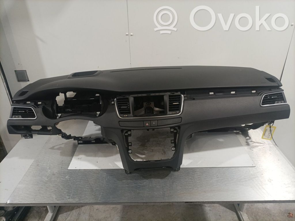 Peugeot 508 Panelis 