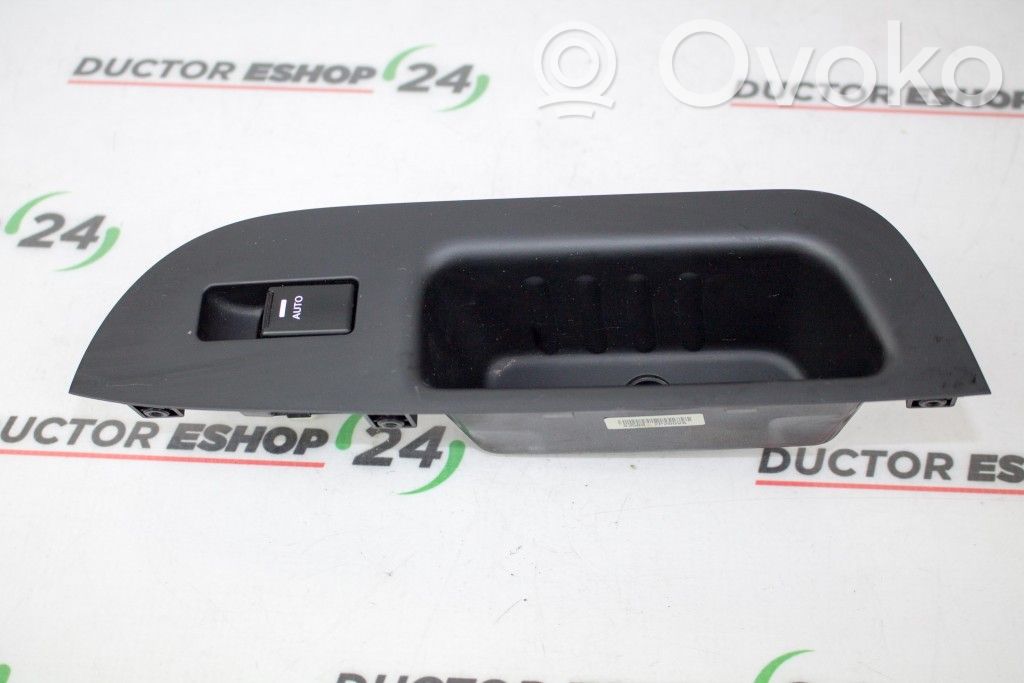 KIA Sorento Electric window control switch 
