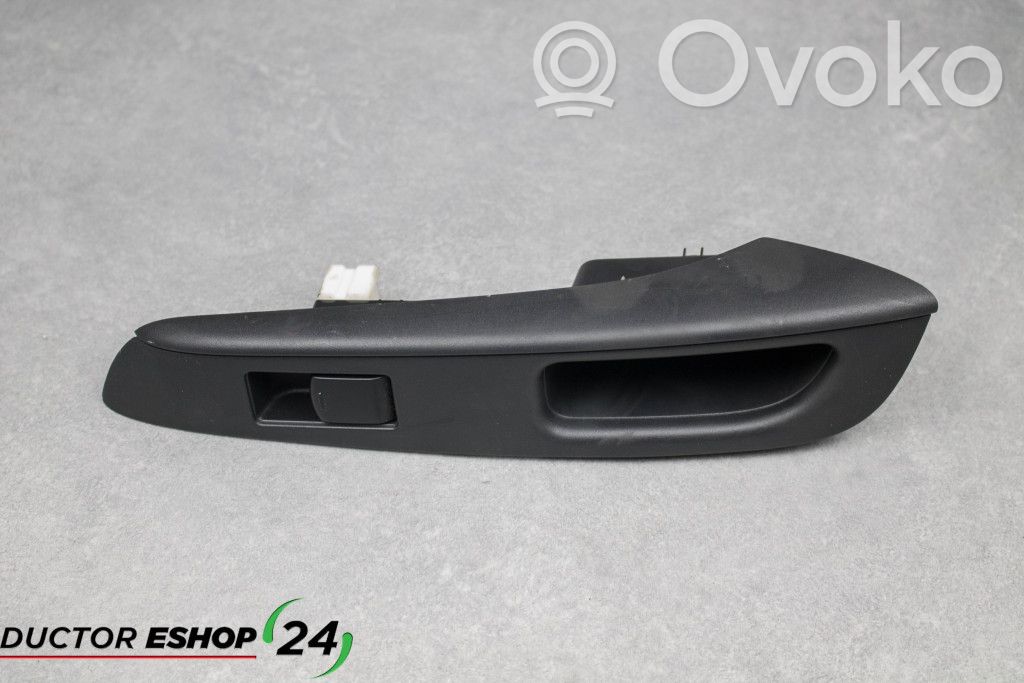 Nissan Note (E12) Electric window control switch 