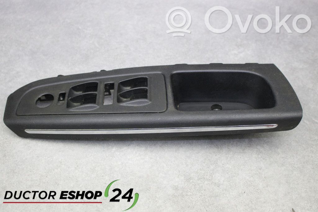 Fiat Bravo Другая деталь отделки пере́дней дверей 