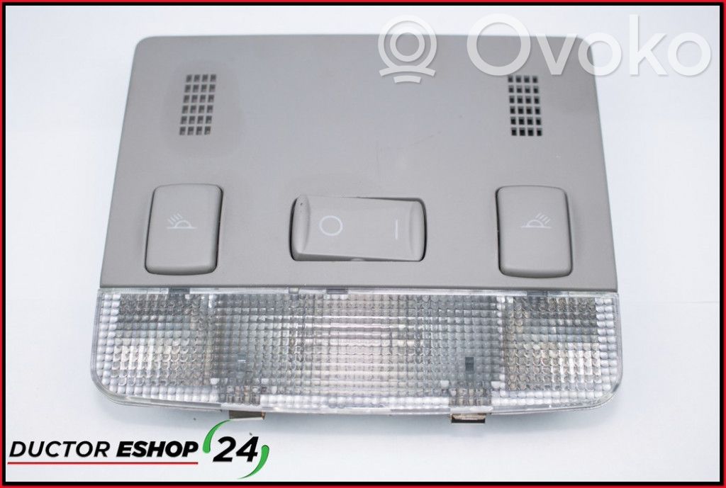 Etuistuimen valo   8Z0947111