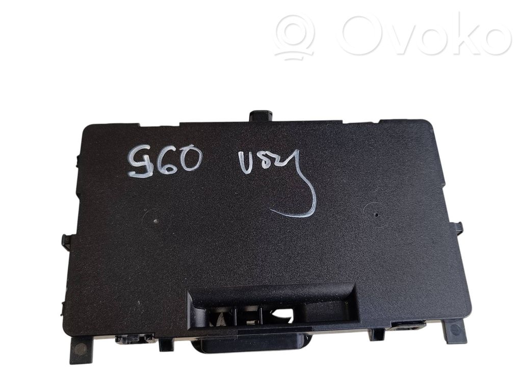 BMW X1 U11 Wireless charging module 