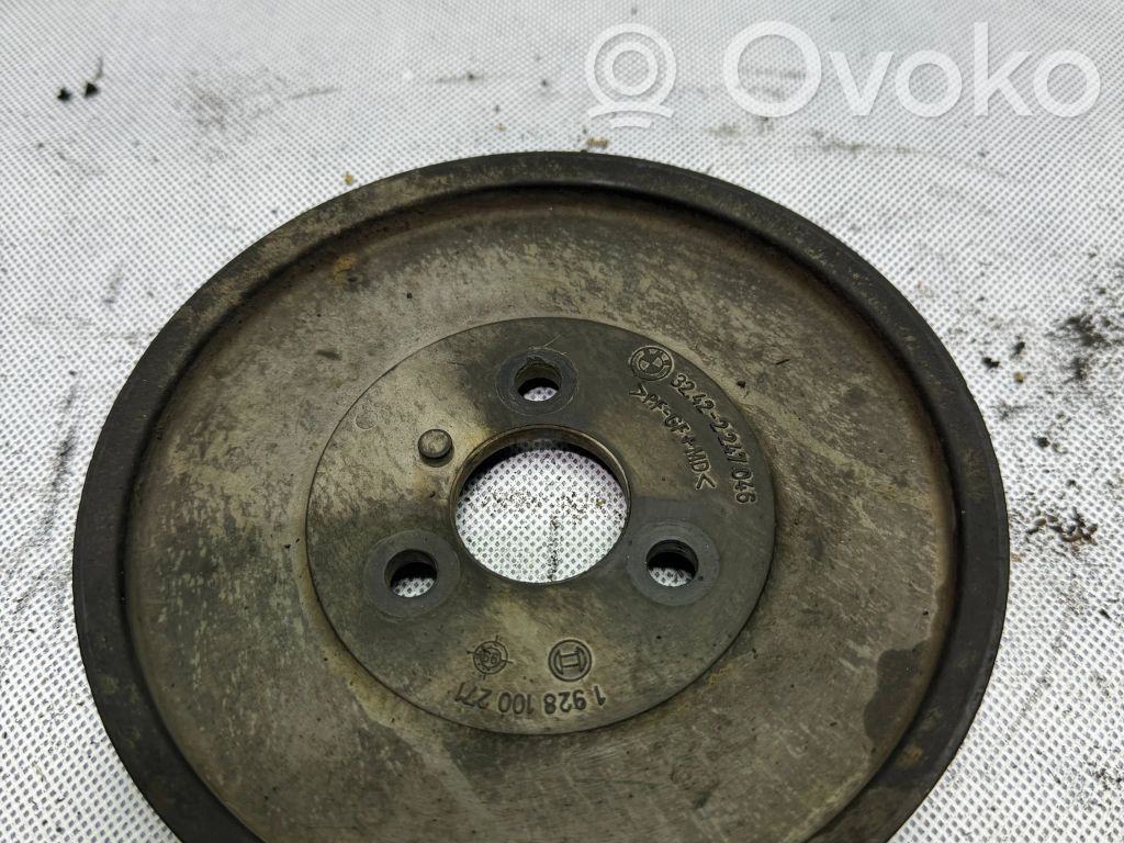 BMW 5 E39 Power steering pump pulley 