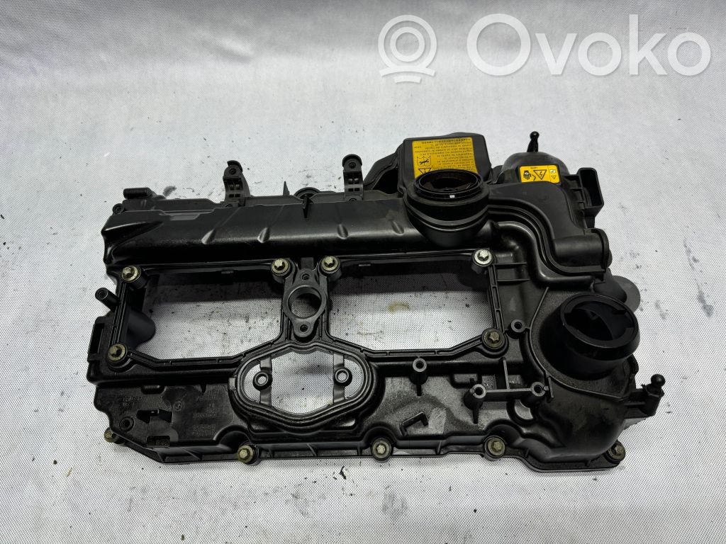 BMW 3 F30 F35 F31 Pokrywa zaworów 
