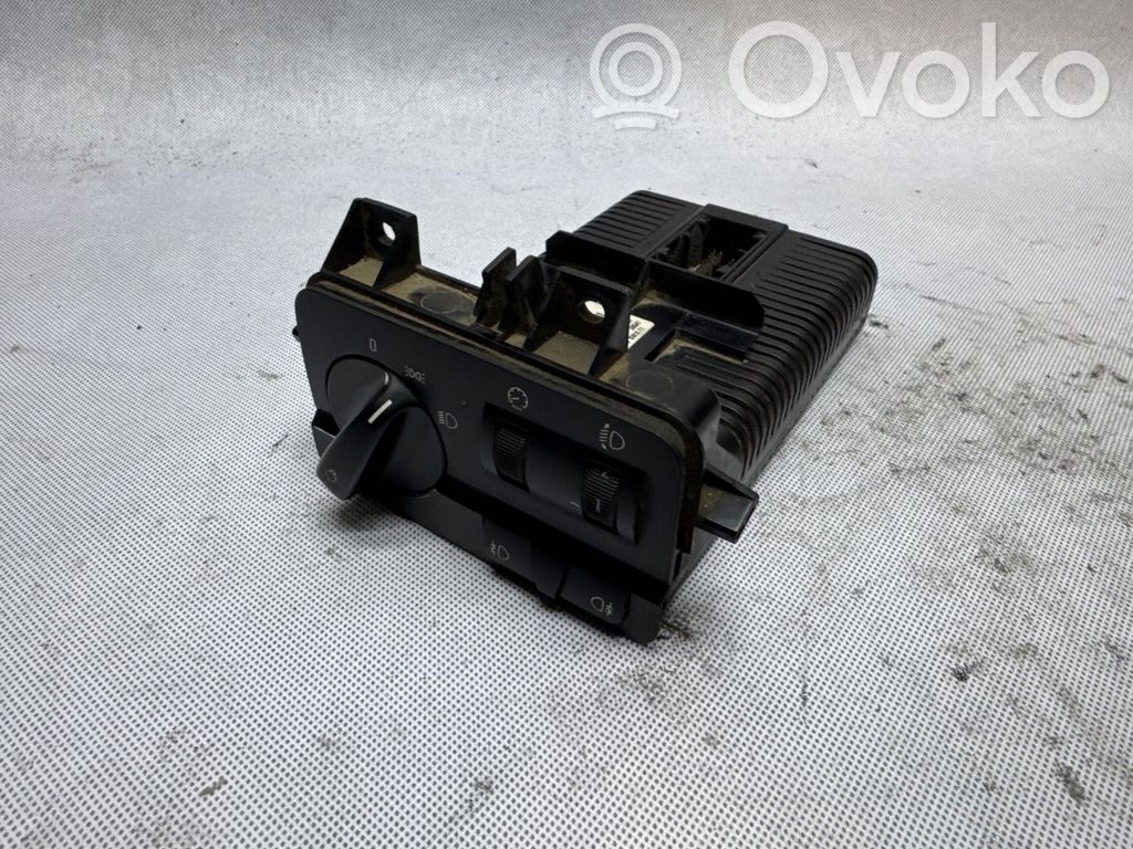 Light switch   6923478,0022986,037288061