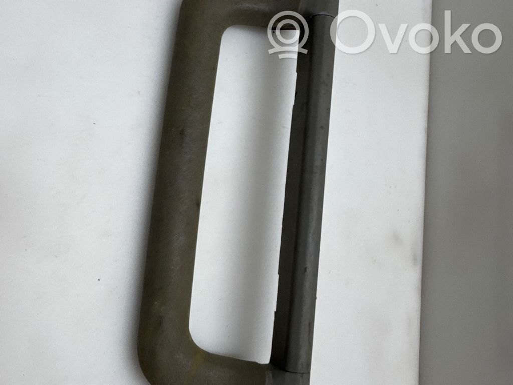 BMW 5 E34 Rankenėlė galinė 