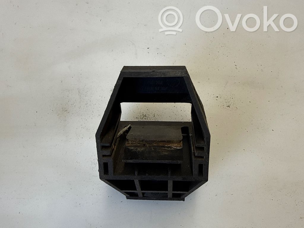 BMW 3 E46 Radiator mount bracket 