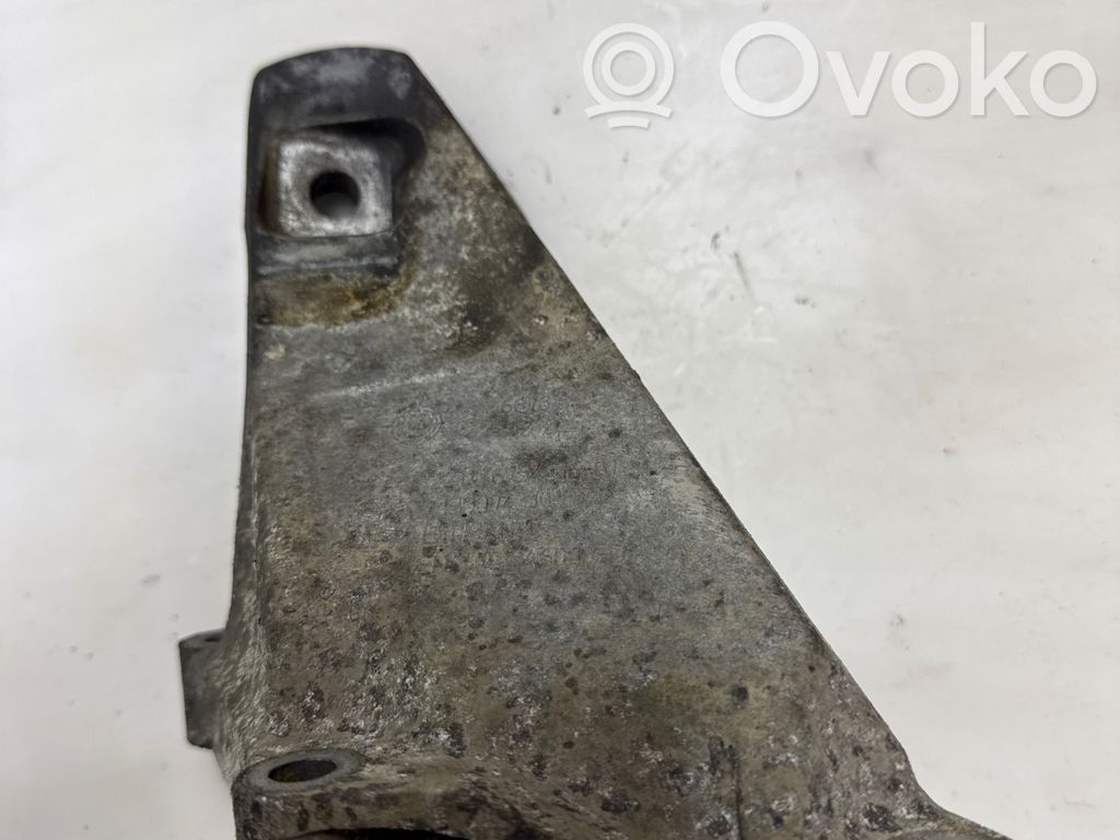 BMW 7 E65 E66 Engine mounting bracket 