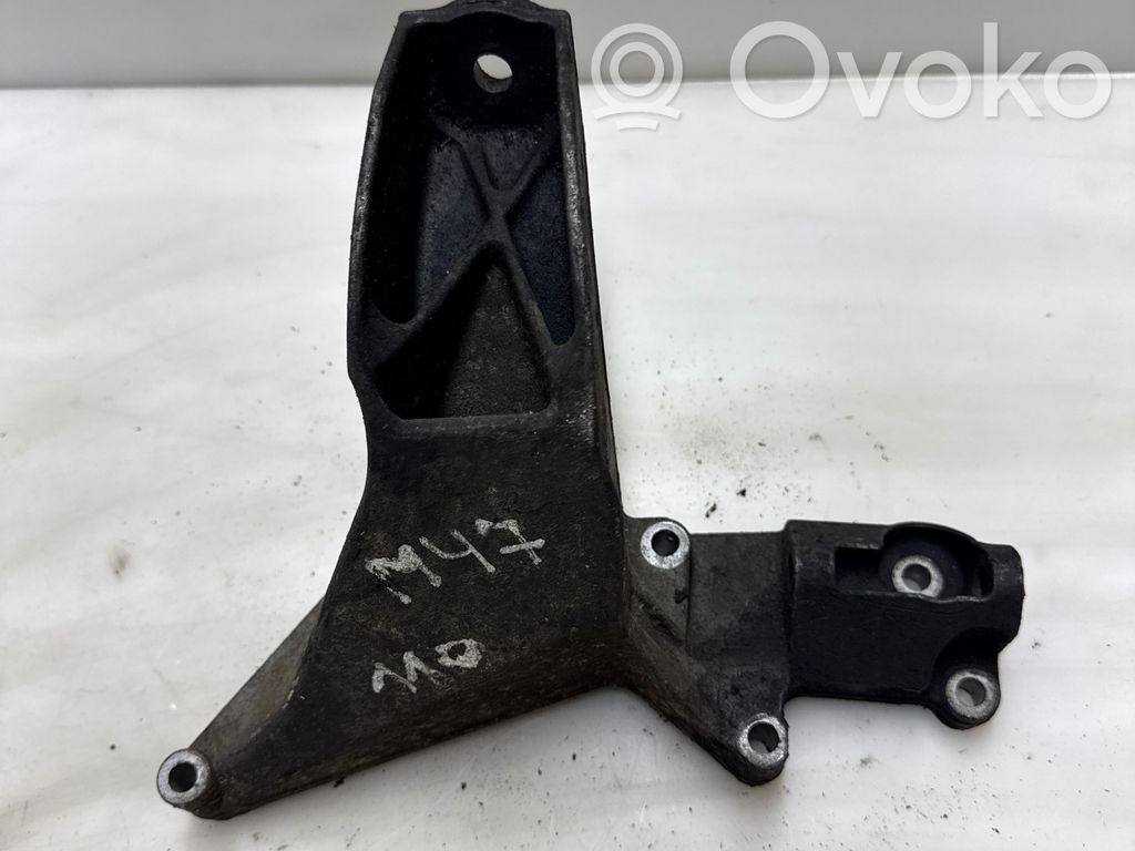 Engine mounting bracket   6753225,24168110,2211,A102