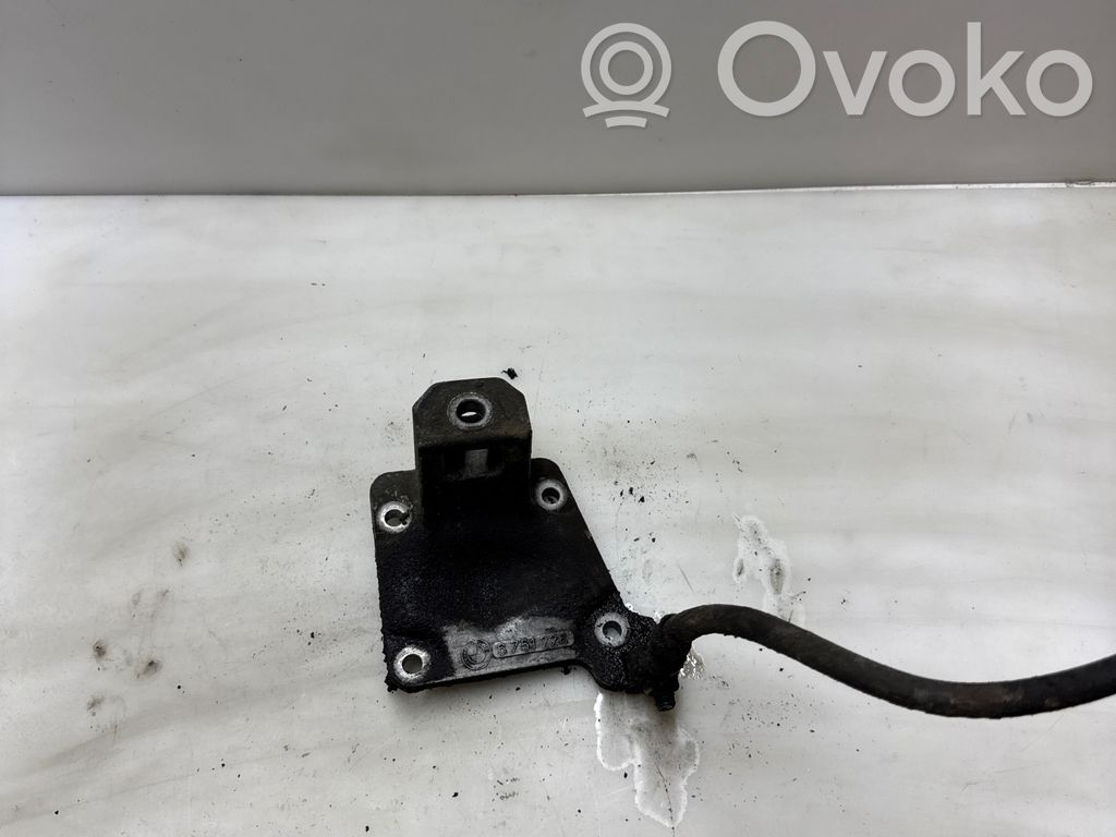 BMW 5 E39 Engine mounting bracket 
