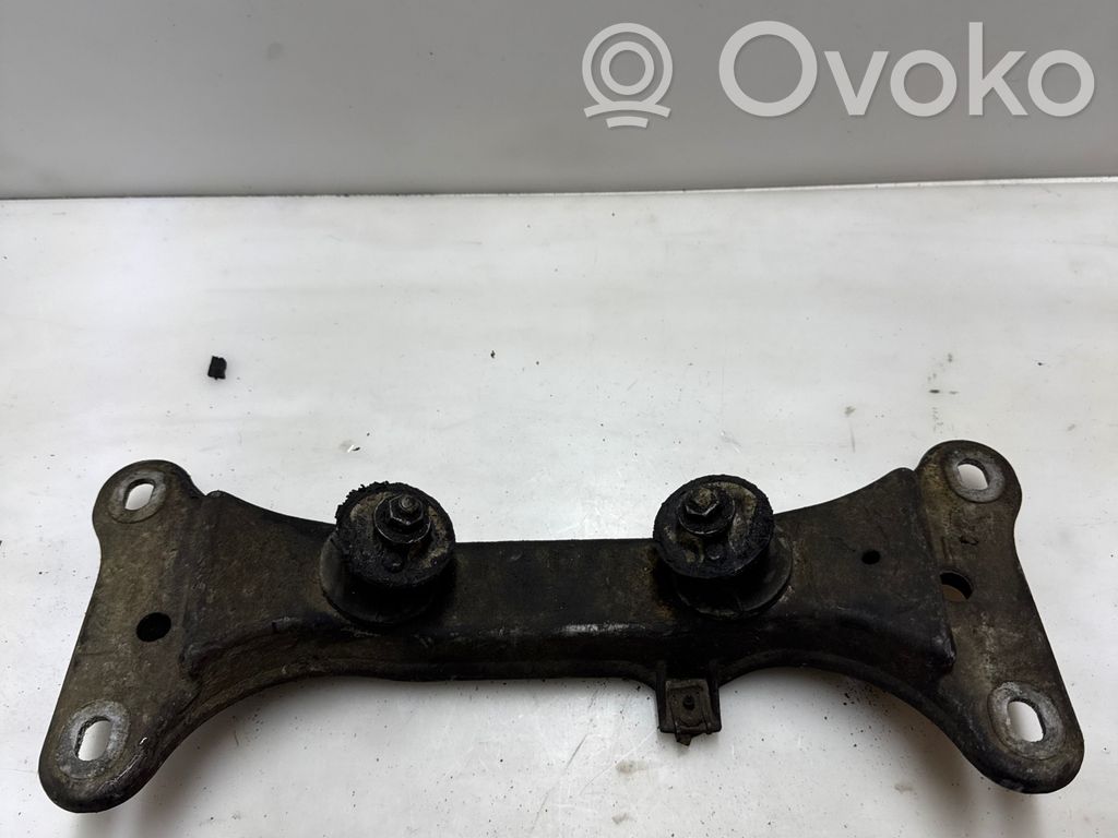 Gearbox mounting bracket   6778053