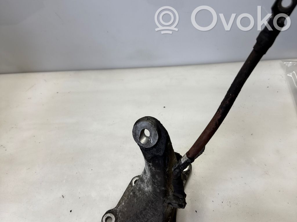 BMW 3 E46 Engine mounting bracket 