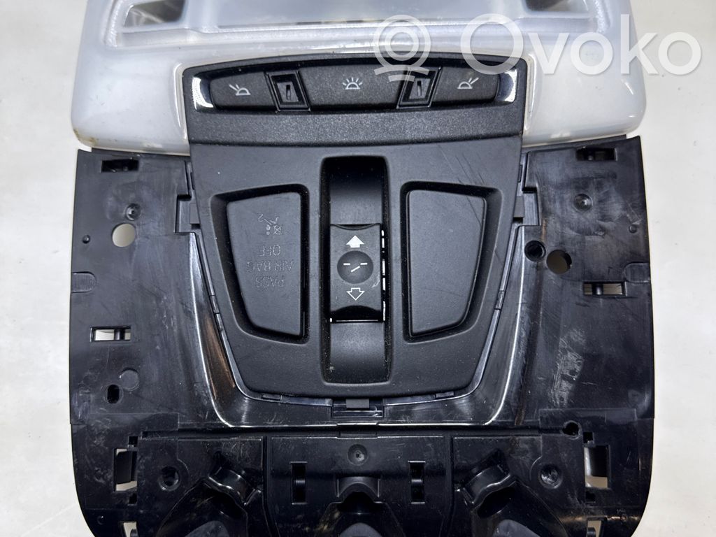 BMW 3 F30 F35 F31 Etuistuimen valo 