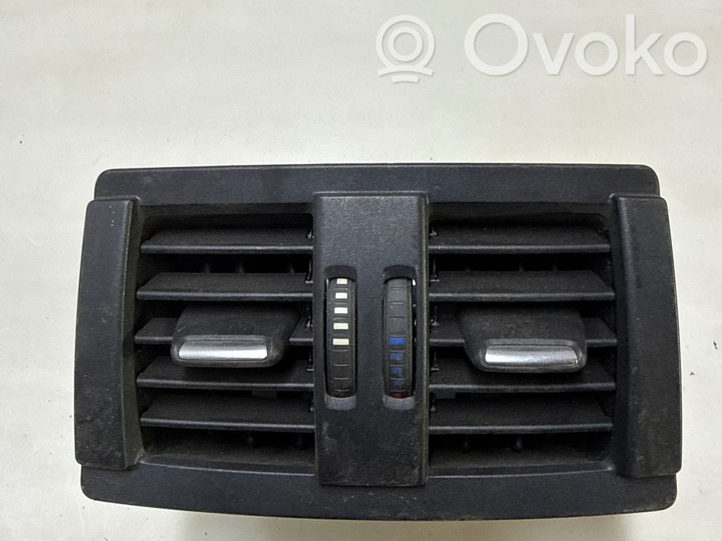 BMW 3 F30 F35 F31 Oro grotelės gale 