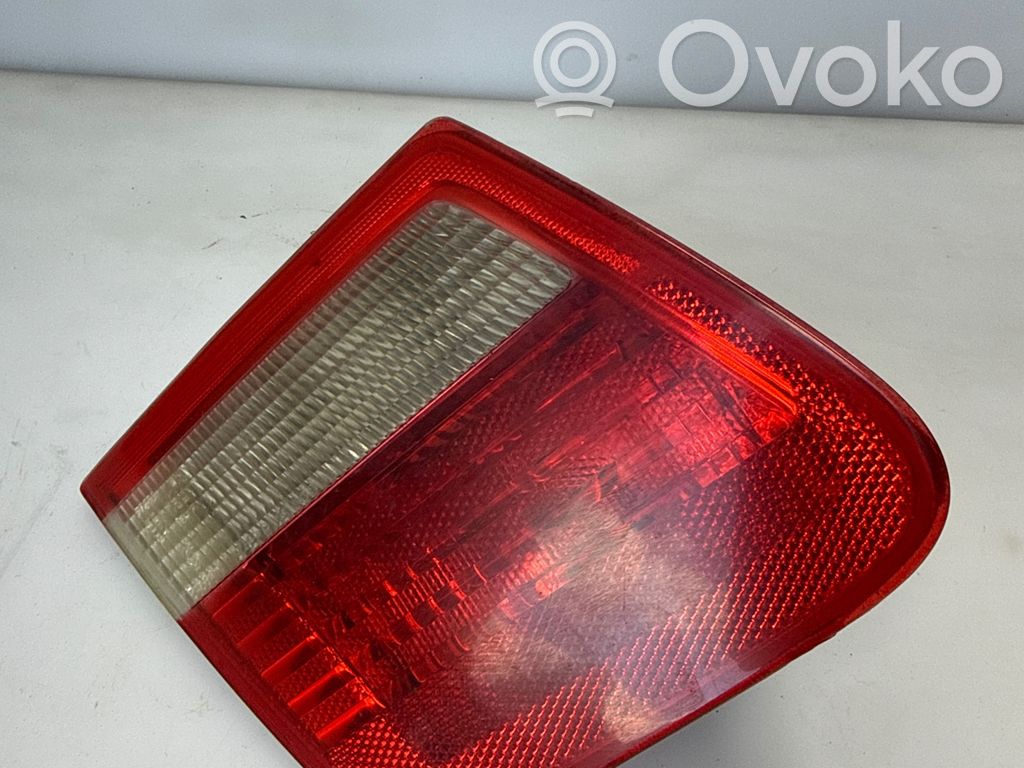 Tailgate rear/tail lights   8368759